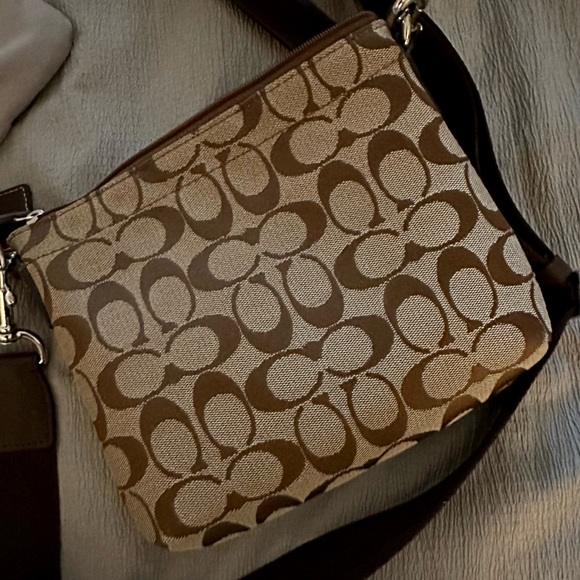 Coach Crossbody - Picture 5 of 6